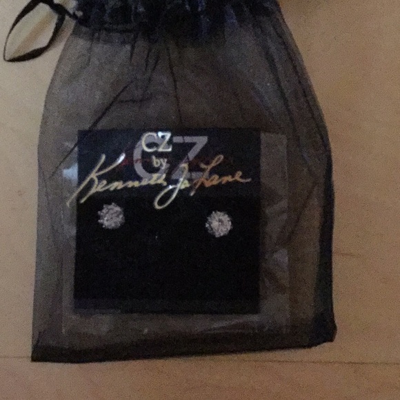 Cz by Kenneth Jay Lane new stud earrings - Picture 2 of 5